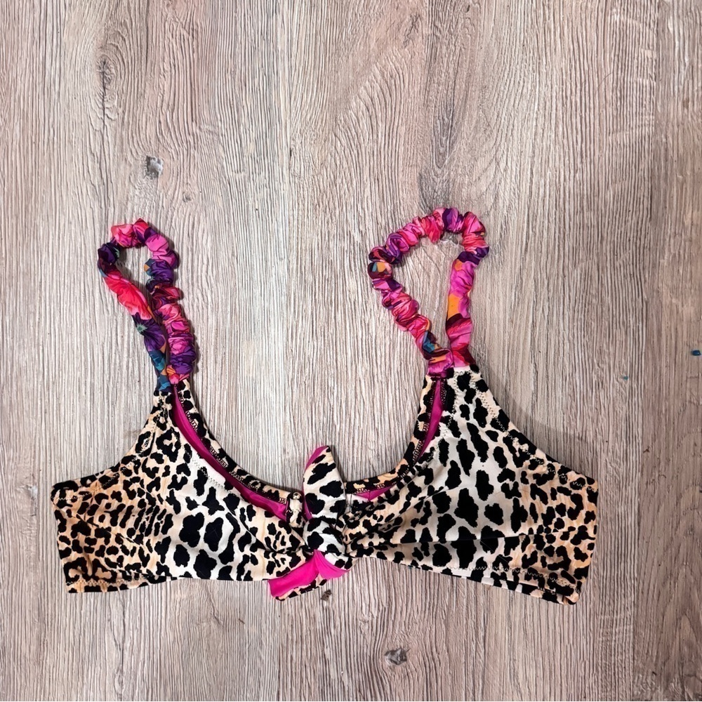 NWOT Olga Reina Leopard Bikini Top Size 2/ Medium (Fits Like a Small)